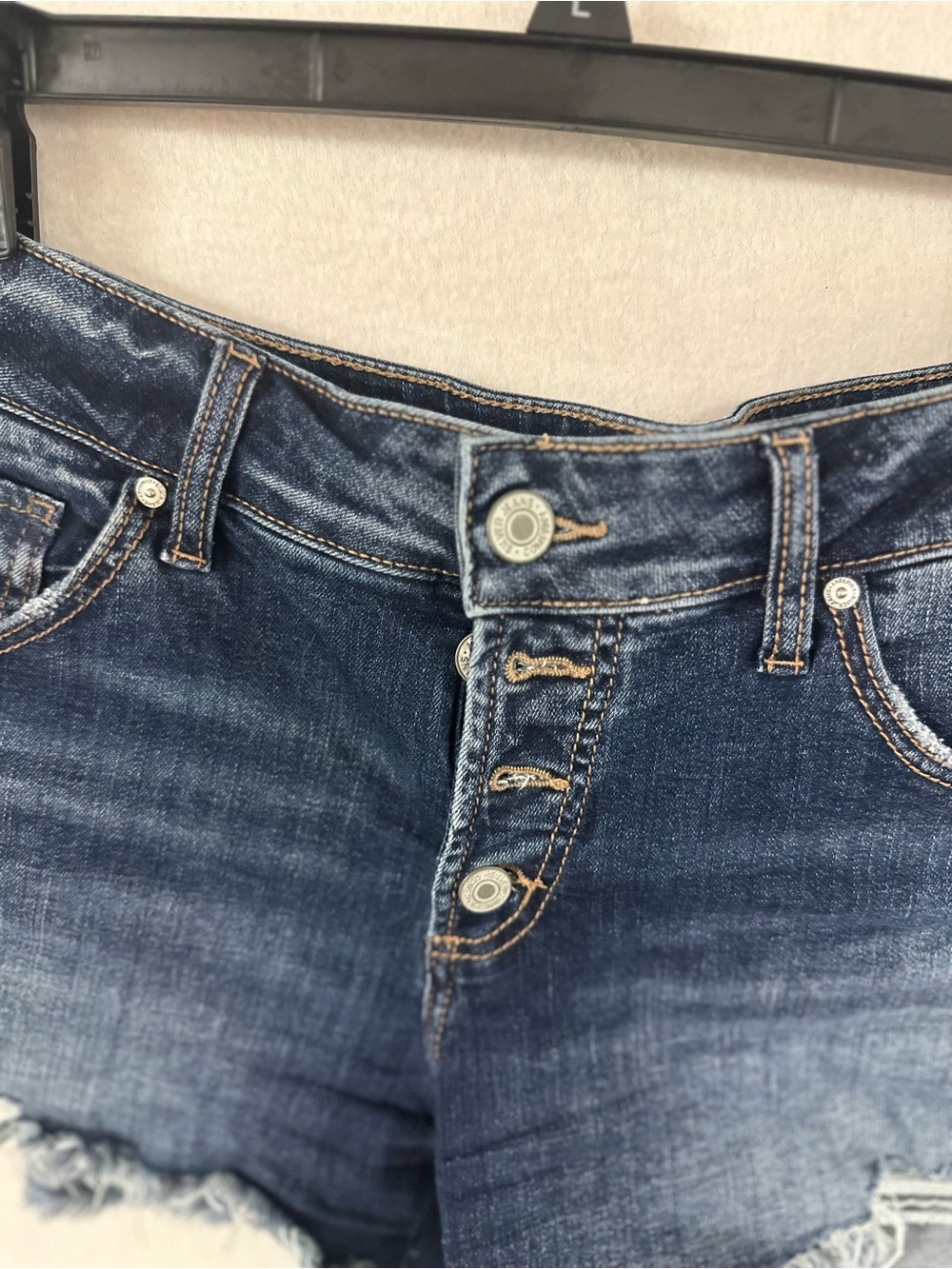 Silver Jeans Co. Boyfriend Women's Denim Shorts Size 29 (W29 L4) Dark Distressed - Picture 2 of 8